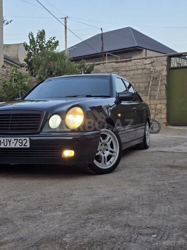 Mercedes E 200 1995, 333,289 km - 2.0 l - Bakı