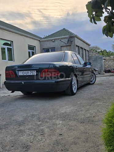Mercedes E 200 1995, 333,289 km - 2.0 l - Bakı