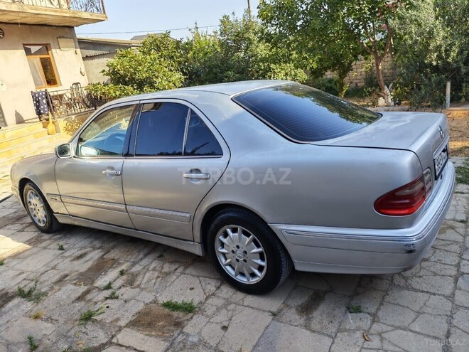Mercedes E 270 1999, 260,000 km - 2.7 l - Bakı