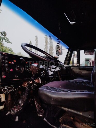 KamAz 65115 1990, 265,410 km - 11.0 l - Salyan