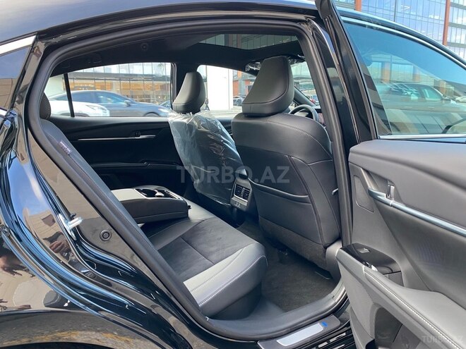 Toyota Camry-12