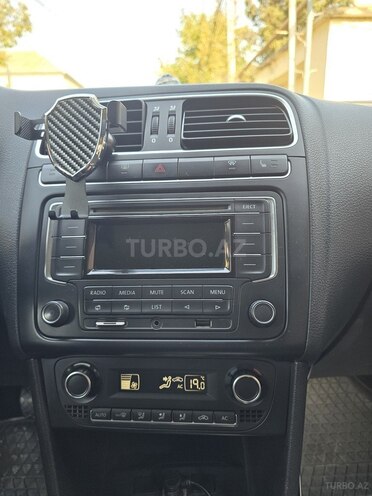 Volkswagen Polo 2013, 210,000 km - 1.6 l - Bakı