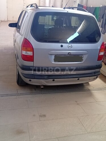 Opel Zafira-2
