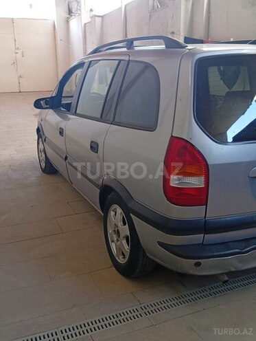 Opel Zafira-14