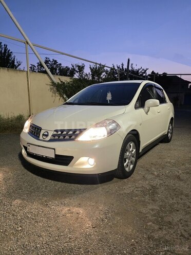Nissan Tiida-1