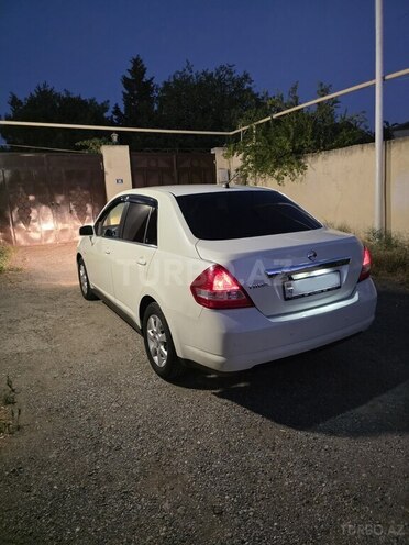 Nissan Tiida-3