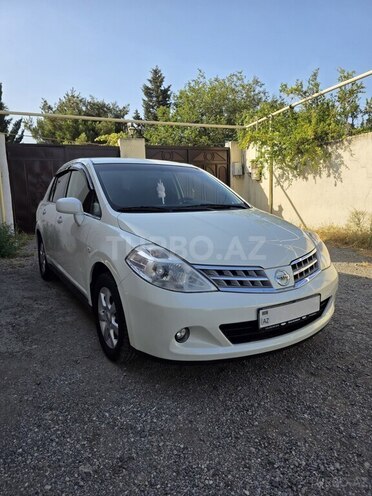 Nissan Tiida-5
