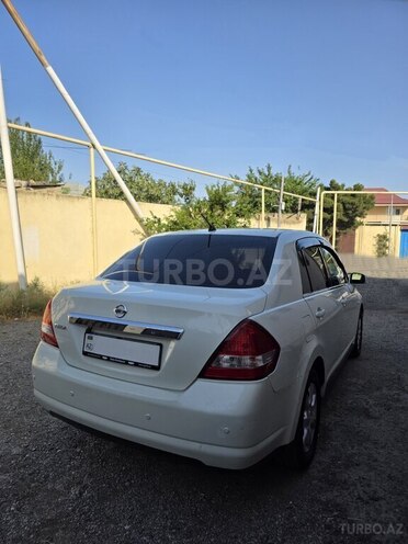 Nissan Tiida-8