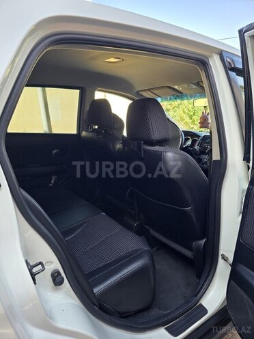 Nissan Tiida-11
