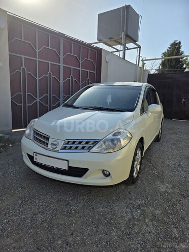 Nissan Tiida-6