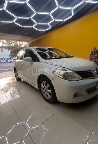Nissan Tiida-2
