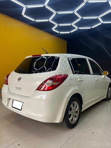 Nissan Tiida-5