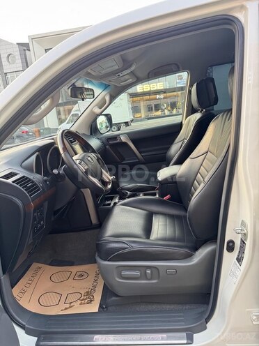 Toyota Land Cruiser Prado-10