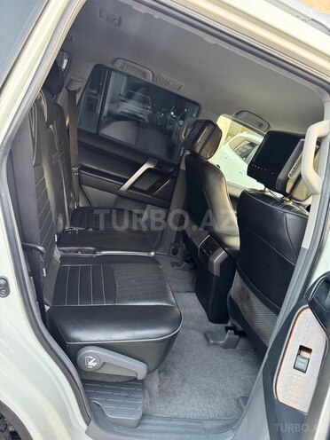 Toyota Land Cruiser Prado-9