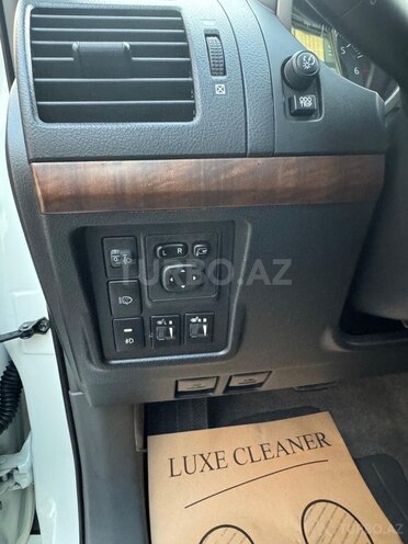Toyota Land Cruiser Prado-11