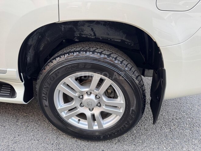 Toyota Land Cruiser Prado-17
