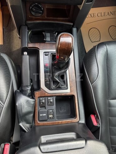 Toyota Land Cruiser Prado-18