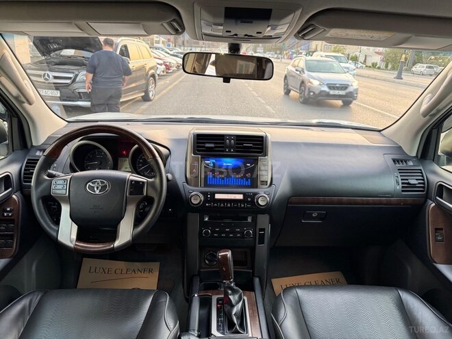 Toyota Land Cruiser Prado-16