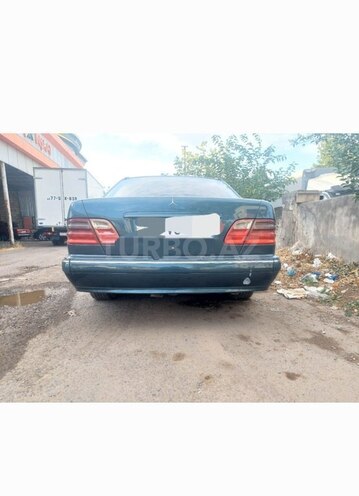 Mercedes E 270 2000, 470,116 km - 2.7 l - Cəlilabad