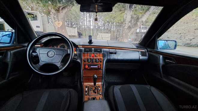 Mercedes E 200 d 1998, 548,000 km - 2.2 л - Bərdə
