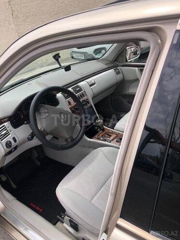 Mercedes E 240 1999, 245,673 km - 2.4 l - Bakı