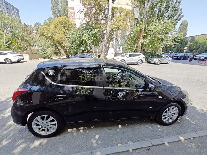 Nissan Tiida-3