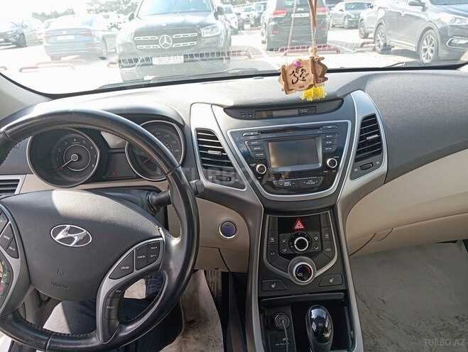 Hyundai Elantra 2015, 124,000 km - 1.8 л - Bakı