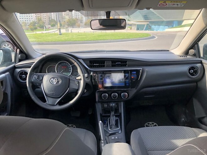 Toyota Corolla 2017, 122,000 km - 1.6 l - Bakı