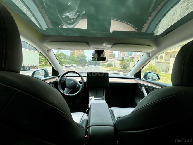 Tesla Model Y-8