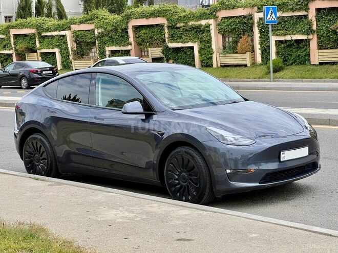 Tesla Model Y-7