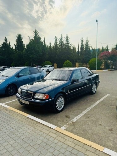 Mercedes C 220 d 1999, 175,300 km - 2.2 л - İmişli