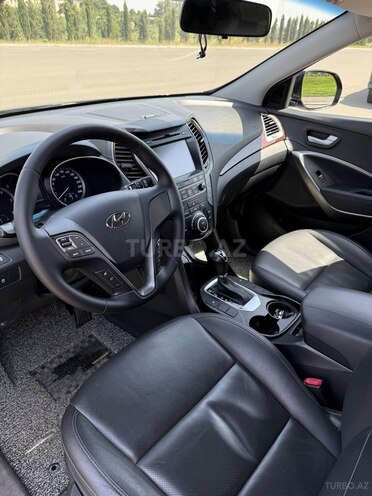 Hyundai Santa Fe-15