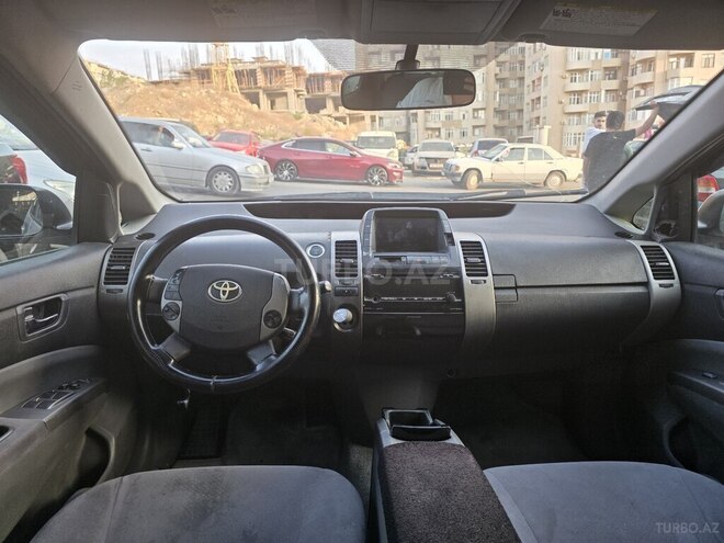 Toyota Prius-3