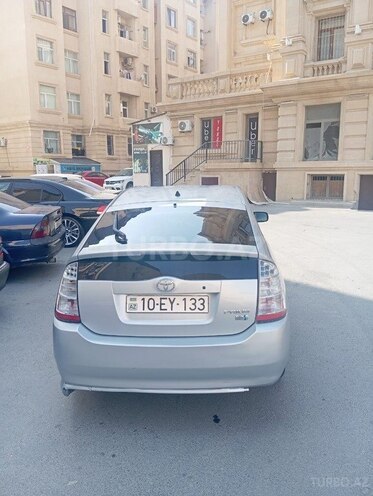 Toyota Prius-5