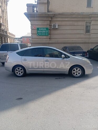 Toyota Prius-4