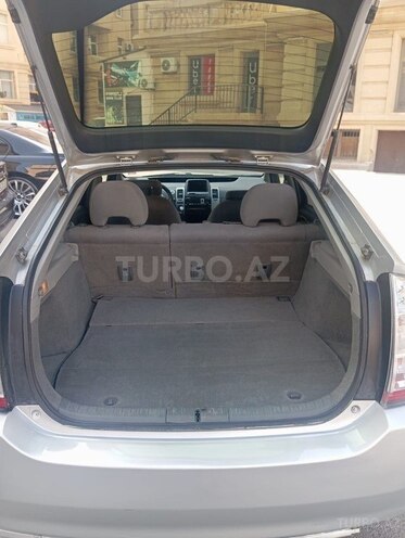 Toyota Prius-8