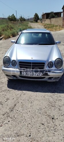 Mercedes E 240 1998, 290,000 km - 2.4 l - Bakı