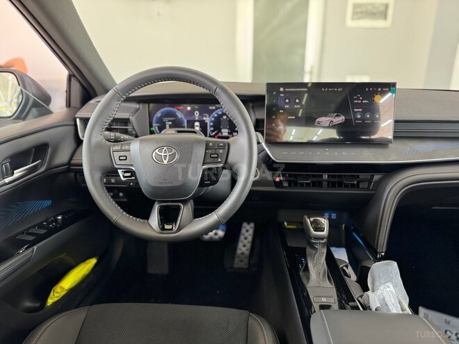 Toyota Camry-13