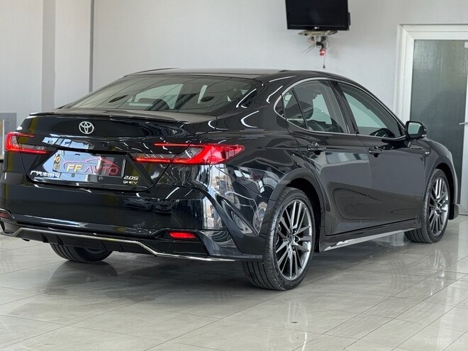 Toyota Camry-8