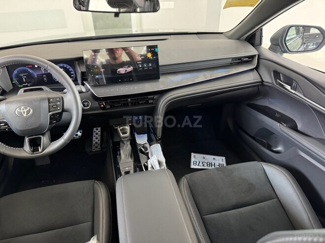 Toyota Camry-11