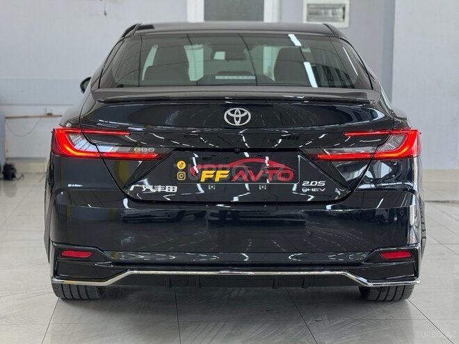 Toyota Camry-7