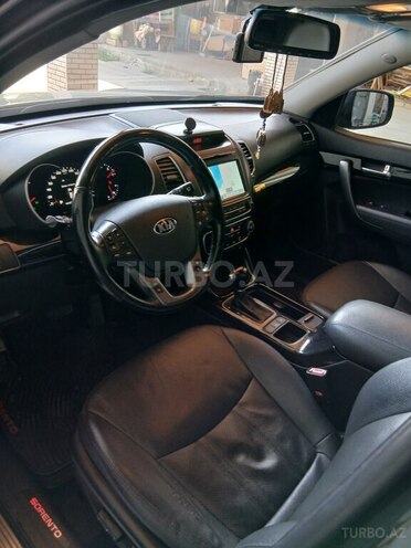 Kia Sorento-8