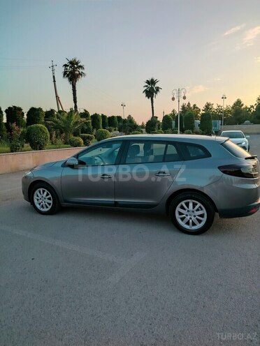Renault Megane-6