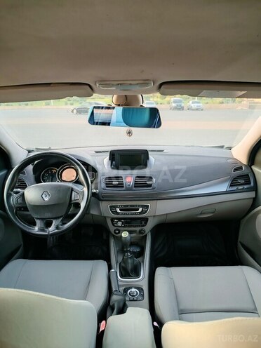 Renault Megane-11