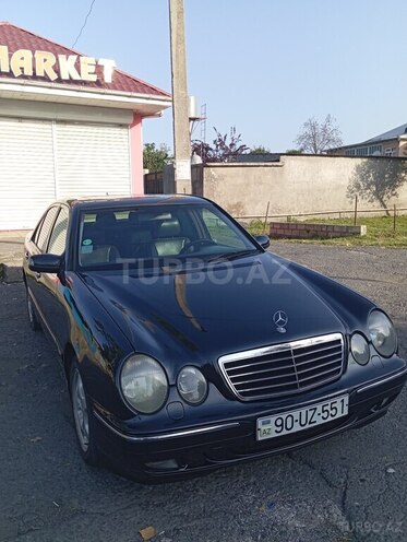Mercedes E 240 2000, 563,270 km - 2.6 l - Zaqatala