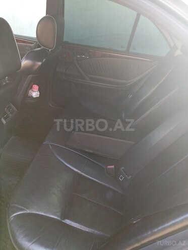Mercedes E 240 2000, 563,270 km - 2.6 l - Zaqatala