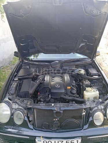 Mercedes E 240 2000, 563,270 km - 2.6 l - Zaqatala