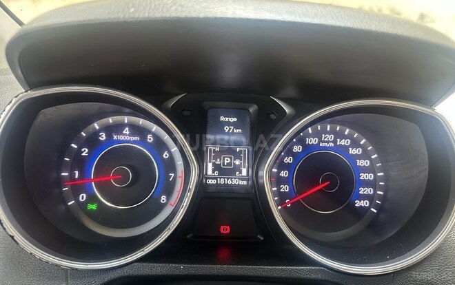 Hyundai Elantra 2015, 181,630 km - 1.8 l - Bakı