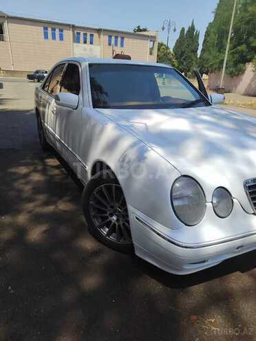 Mercedes E 220 d 2001, 200,000 km - 2.0 л - Bakı