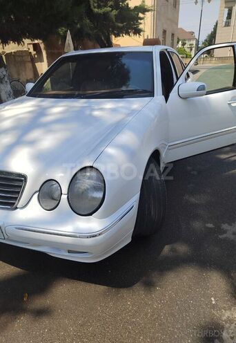 Mercedes E 220 d 2001, 200,000 km - 2.0 л - Bakı